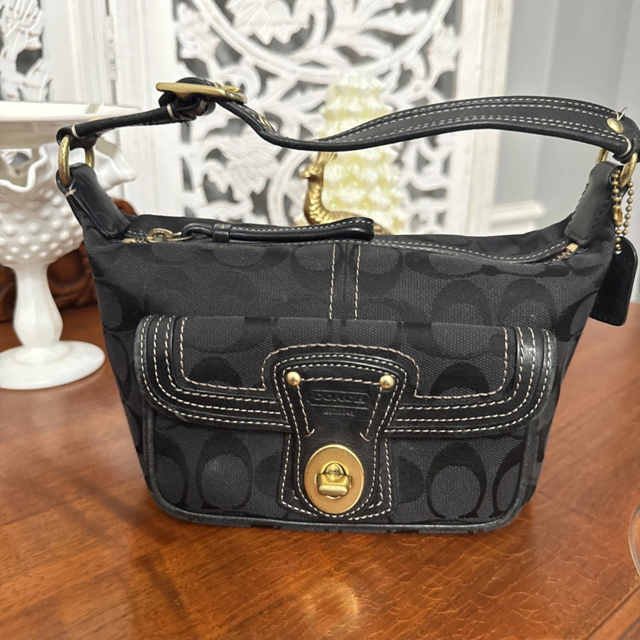 Vintage Coach 40224 Legacy black signature top handle bag, photo 1